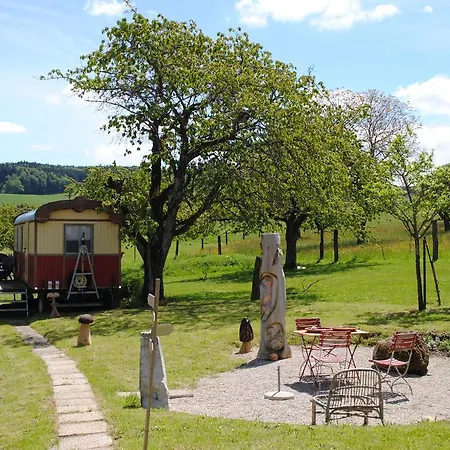Holiday home La Roulotte Aux Oiseaux Dommartin